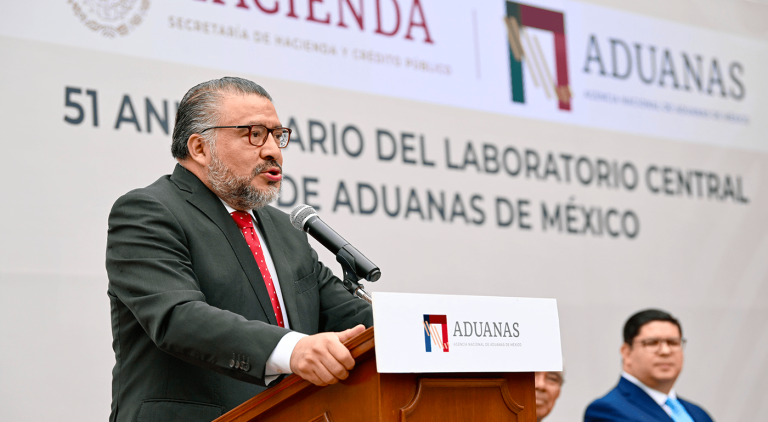 1_com_prensa_40